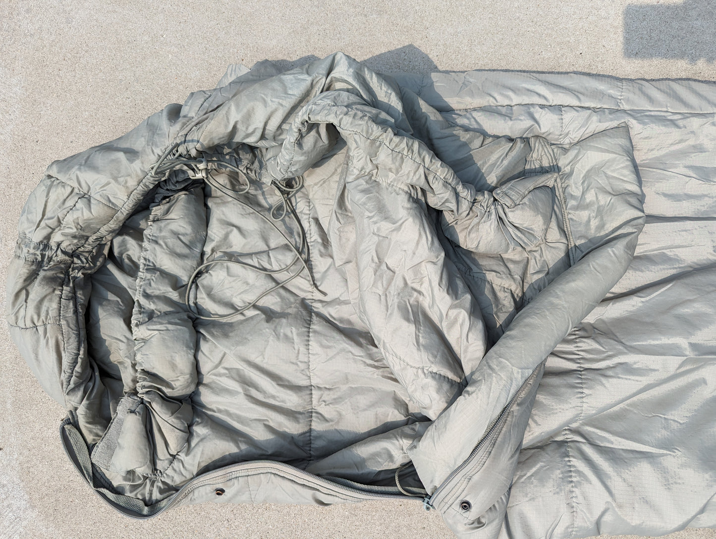 Intermediate Cold Weather Sleeping Bag - Gray