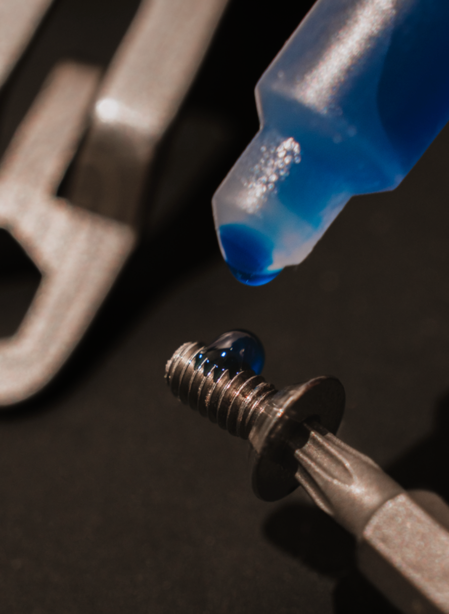 KPL *OIL TOLERANT* - Blue Medium Strength Pocketknife Threadlocker - Large Blue 10ml