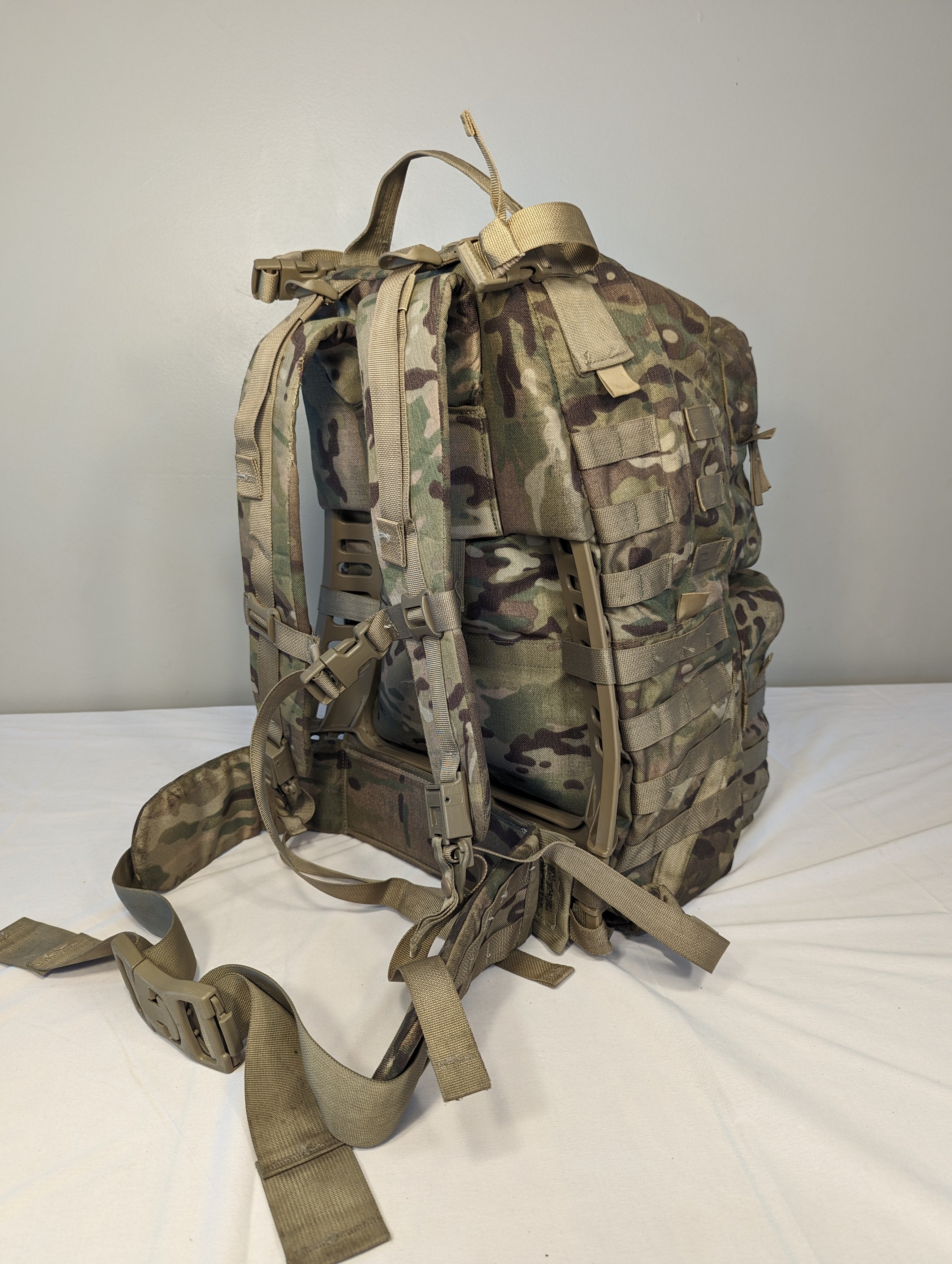 U.S. Military Surplus Medium Field Pack Rucksack MOLLE II Complete